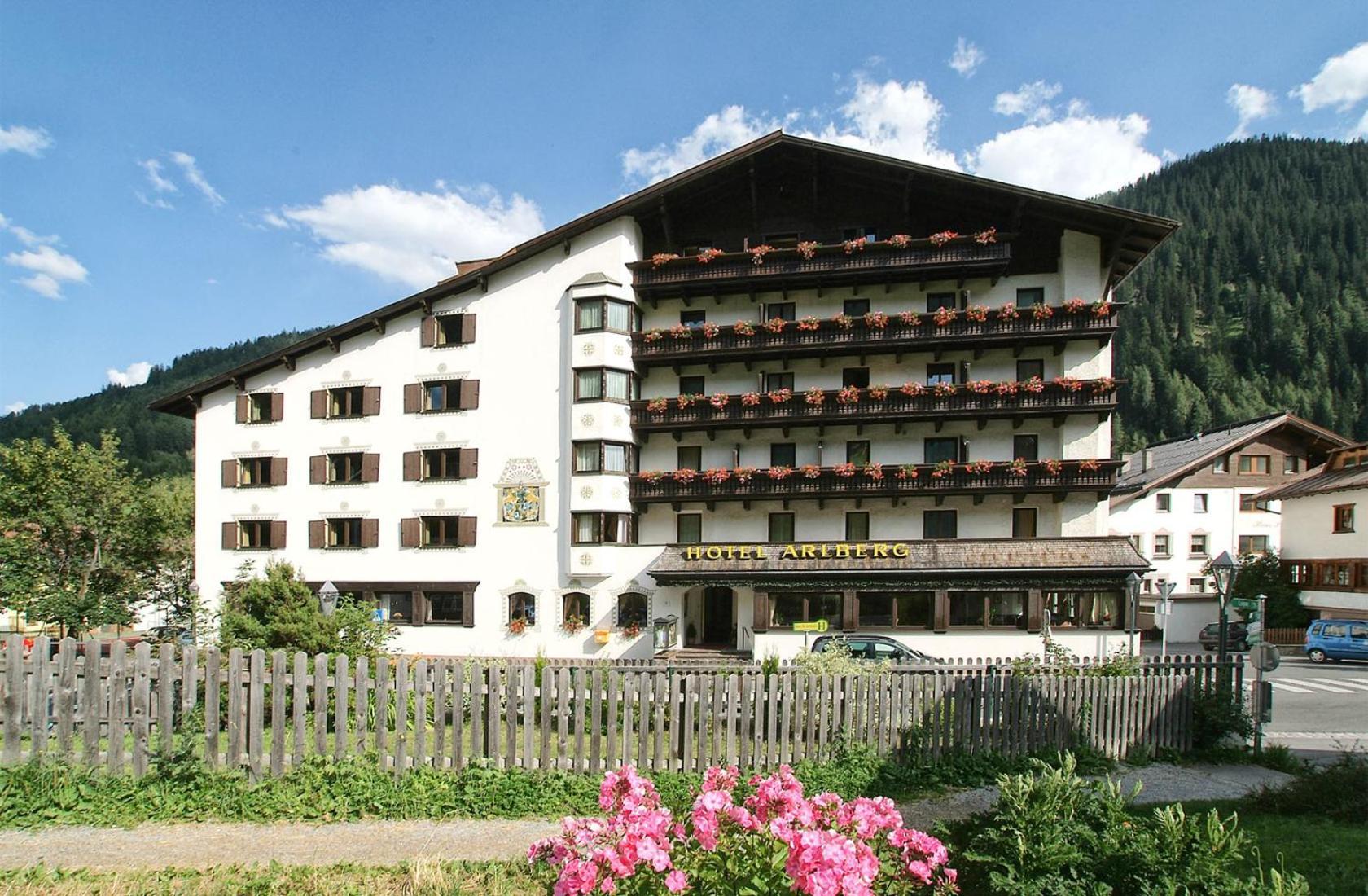 Heart Hotel Arlberg Санкт-Антон-ам-Арльберг Экстерьер фото