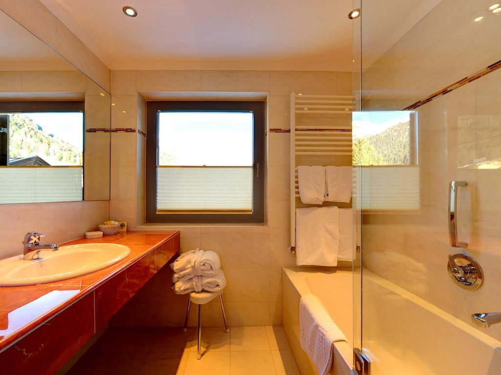 Heart Hotel Arlberg Санкт-Антон-ам-Арльберг Экстерьер фото